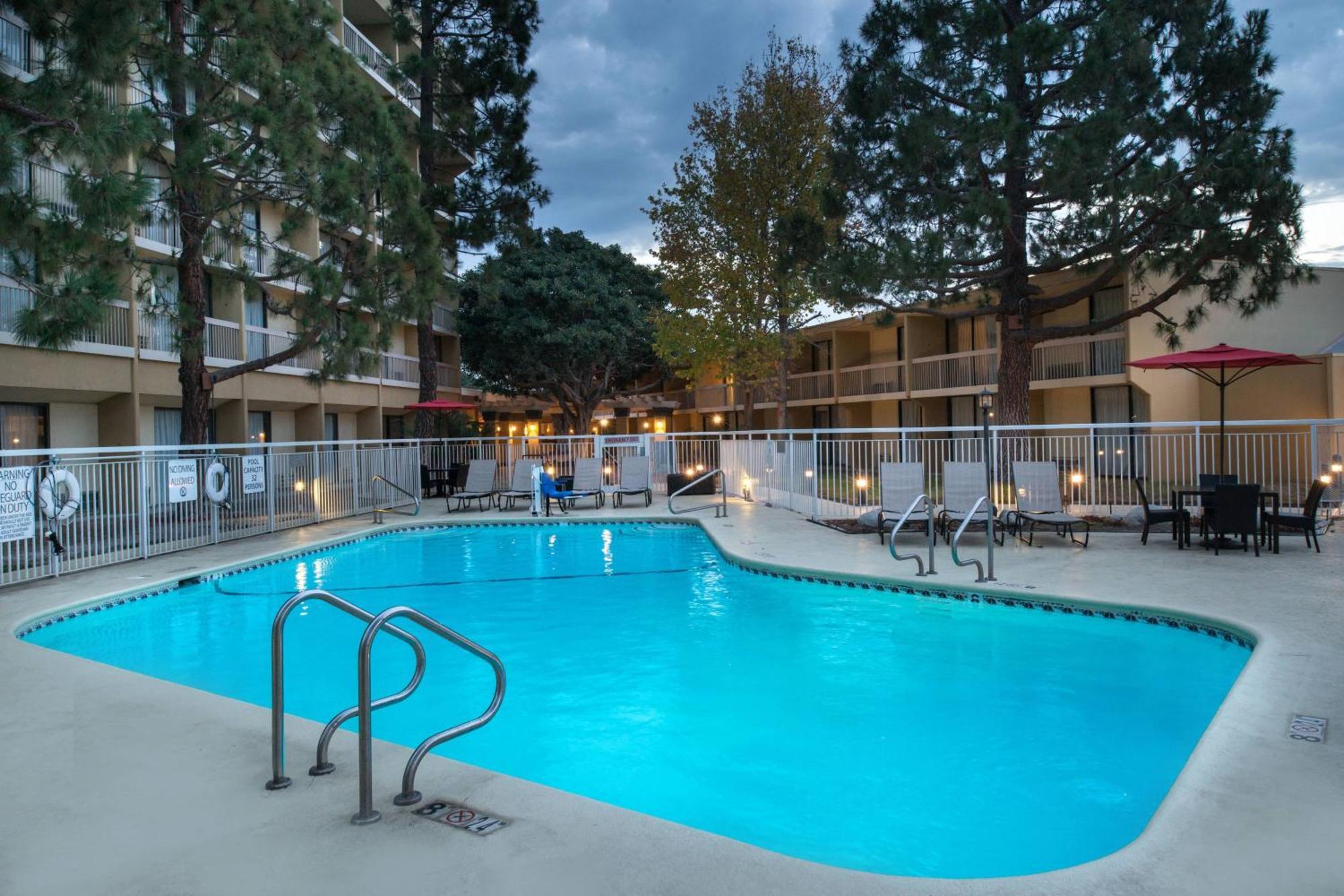 Hotel Courtyard By Marriott Oxnard/Ventura Extérieur photo