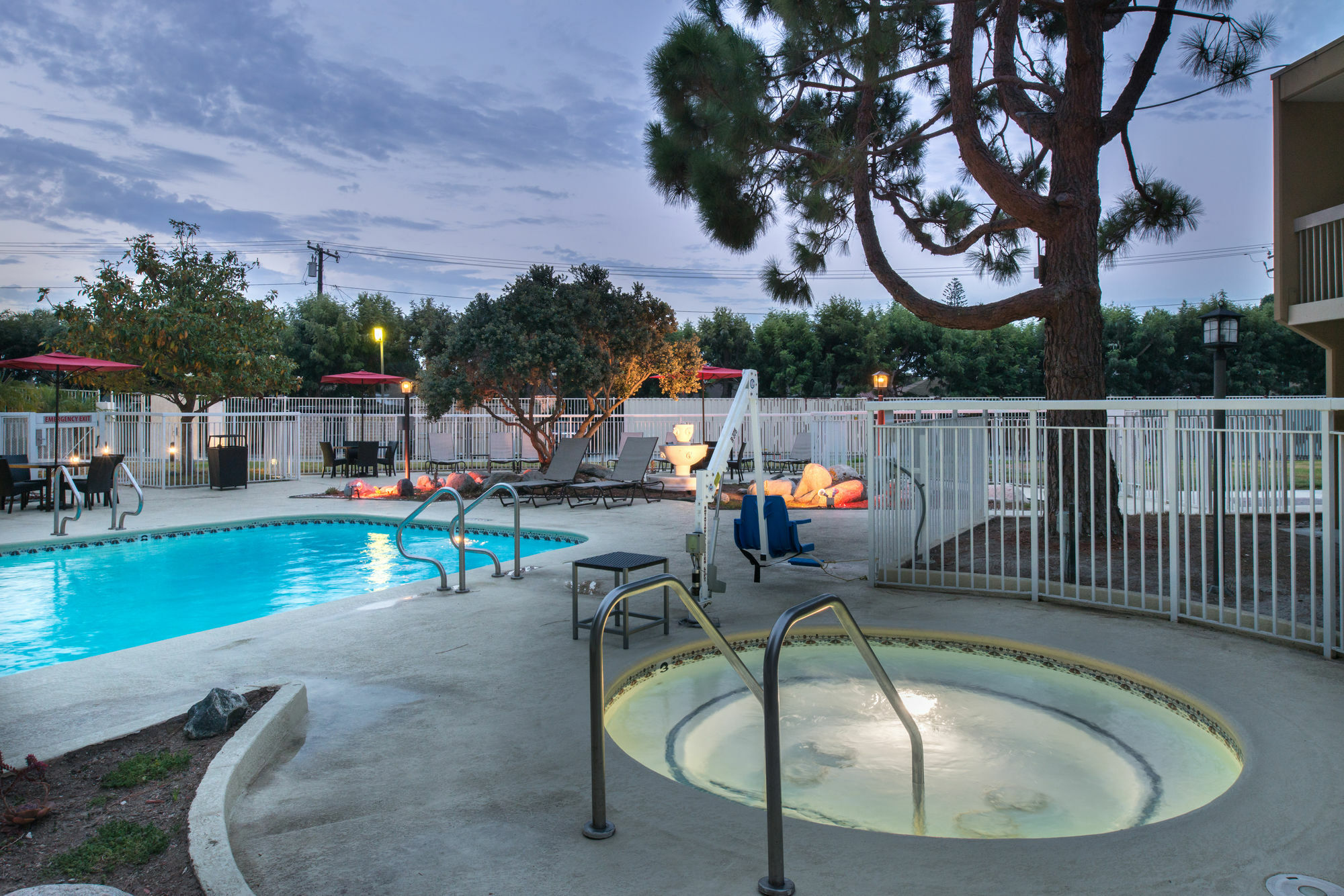 Hotel Courtyard By Marriott Oxnard/Ventura Extérieur photo