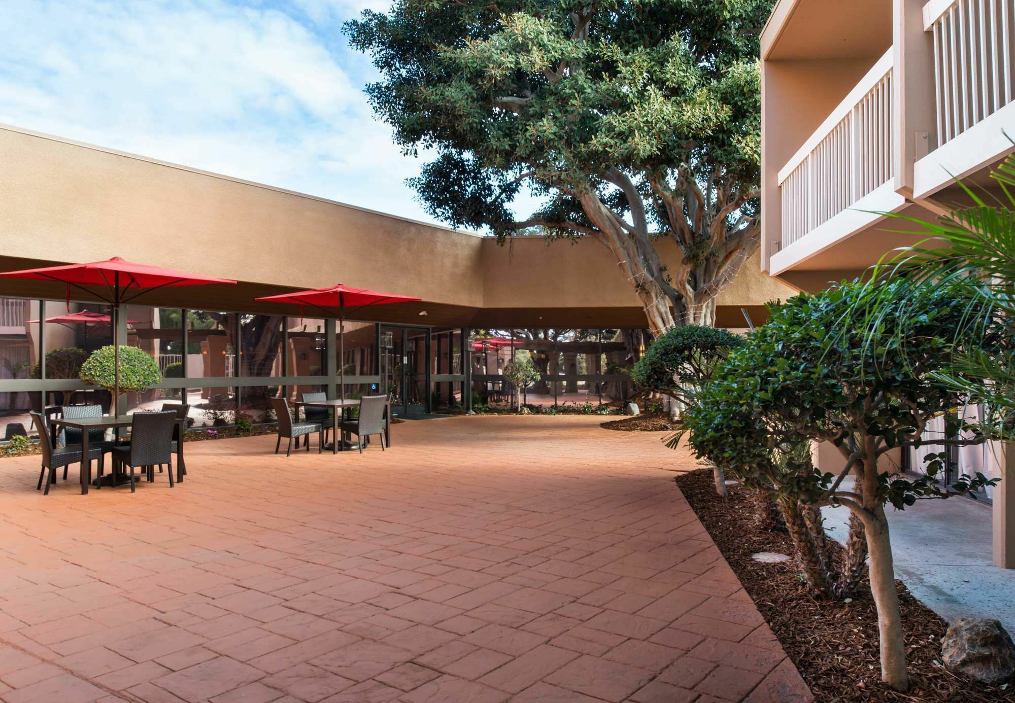 Hotel Courtyard By Marriott Oxnard/Ventura Extérieur photo